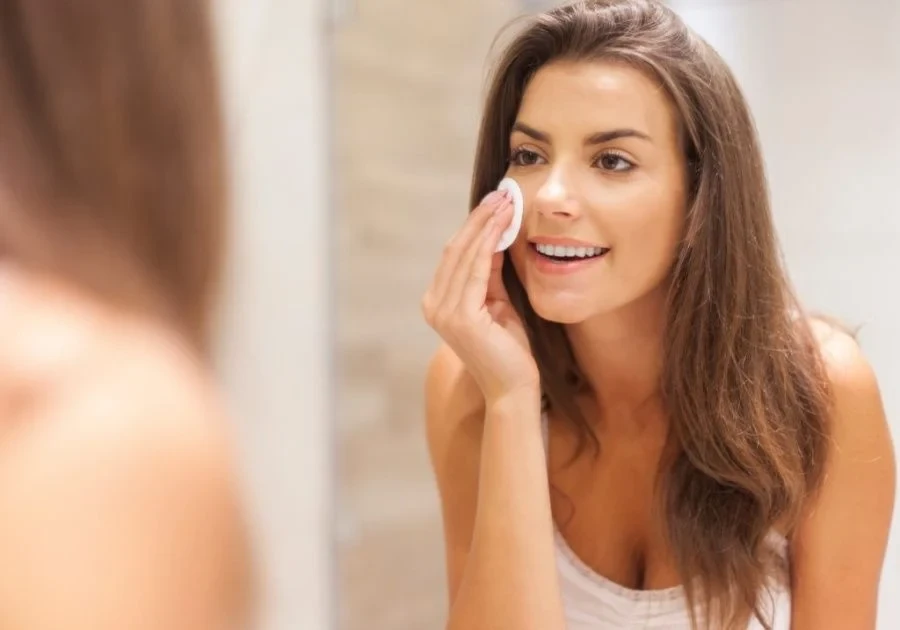 Tẩy trang đúng cách cho người không trang điểm