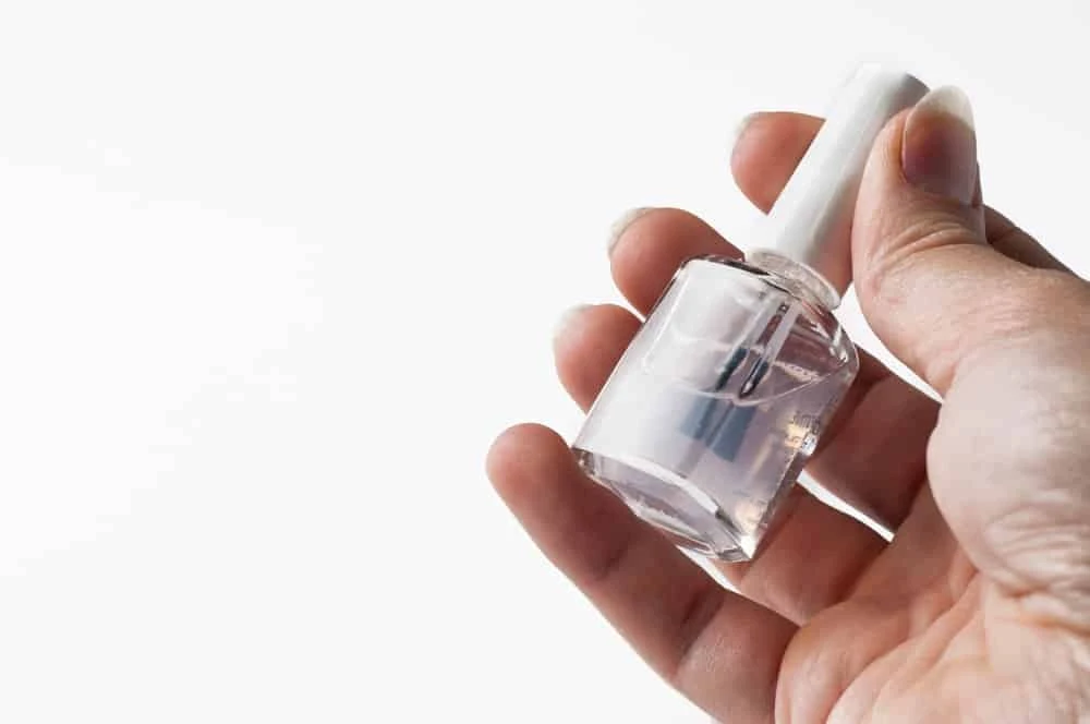 Mẹo “xử lý” móng tay bị ngả vàng