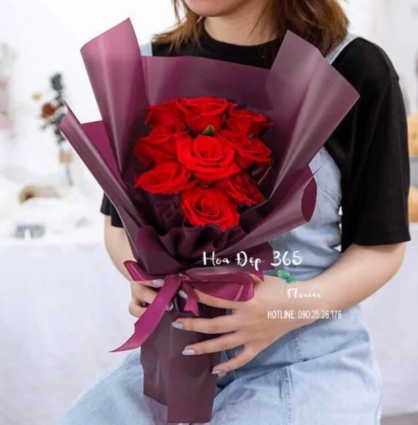 Hoa Hồng: Nguồn Gốc, Ý Nghĩa Trong Tình Yêu & Cách Trồng