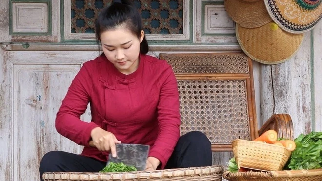 Từ sĩ quan cảnh sát tới vlogger du lịch nổi tiếng