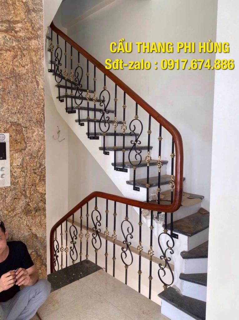 Tổng Hợp Các Mẫu Lan Can Cầu Thang Sắt Tay Gỗ Đẹp Tại Hà Nội
