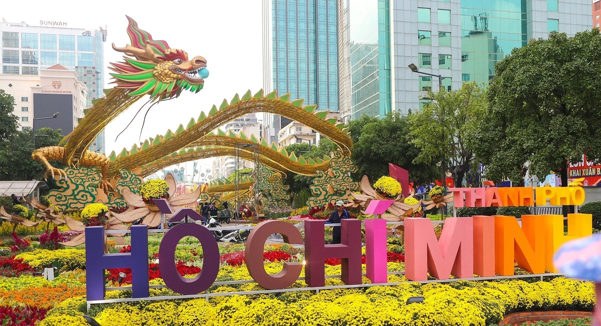 Những nét độc đáo của Đường hoa Nguyễn Huệ dịp Tết