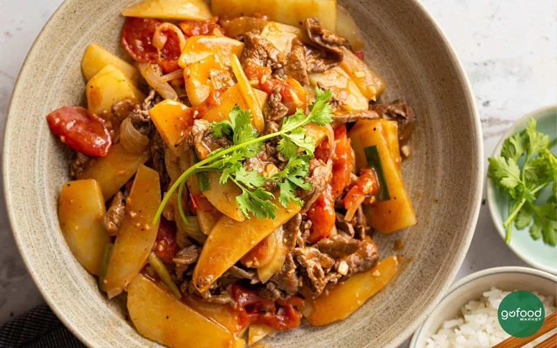 Thịt bò xào khoai tây ngon nhất với nguyên liệu chuẩn