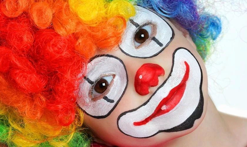 Ý tưởng hóa trang Halloween đơn giản, độc đáo 2024