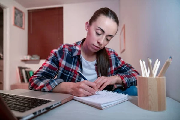 Đơn xin chuyển trường 2024? Thủ tục và hồ sơ chuyển trường