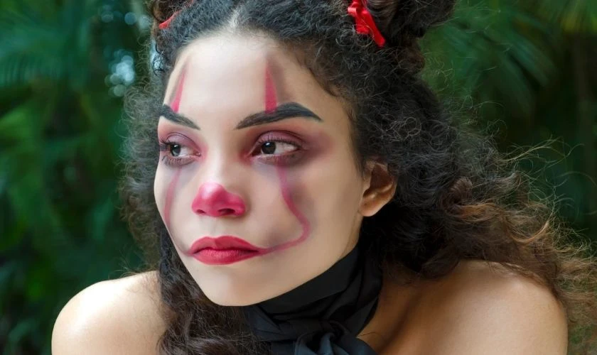 Ý tưởng hóa trang Halloween đơn giản, độc đáo 2024