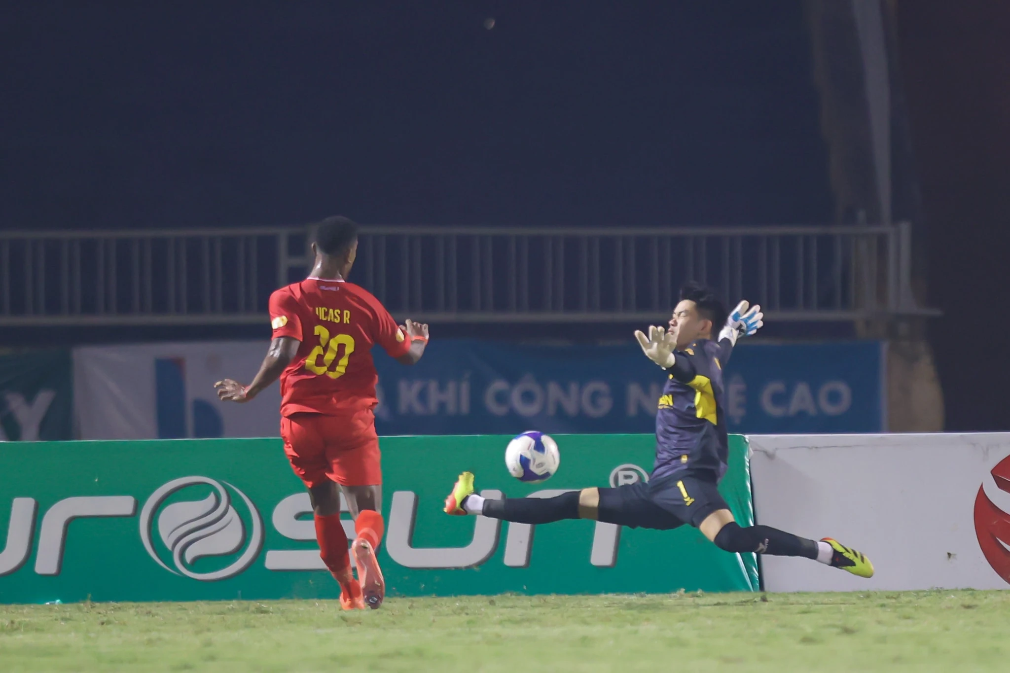 Thanh Hóa và Sông Lam Nghệ An: Trận đấu đầy cảm xúc