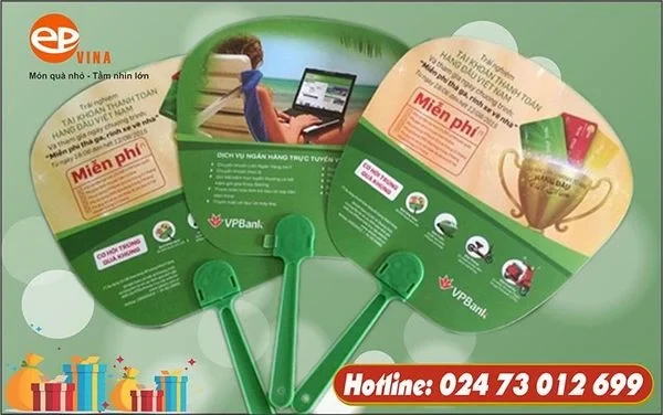 Quạt nhựa nan hoa quảng cáo