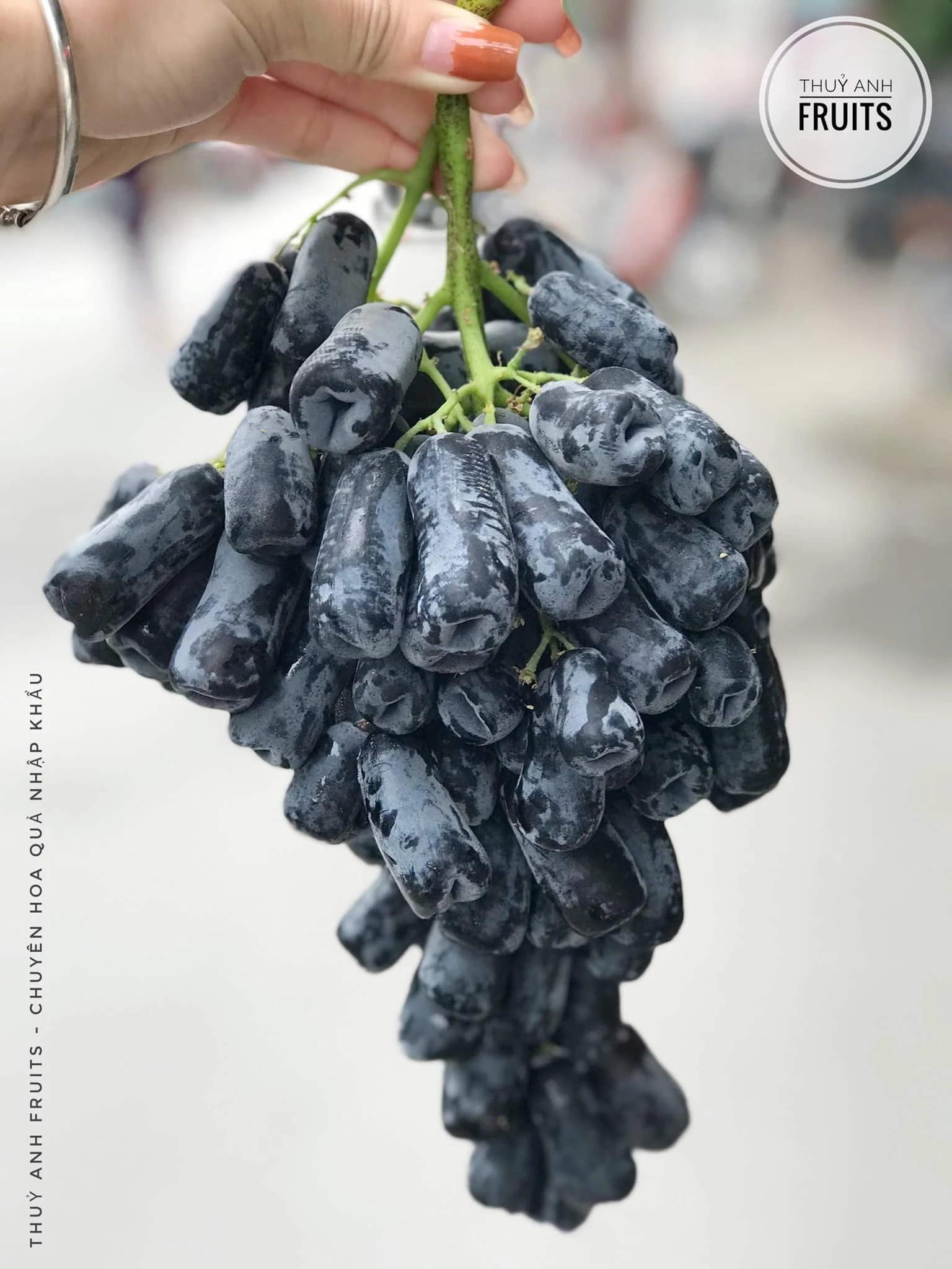 Khám Phá Nho Ngón Tay Đặc Biệt Từ California