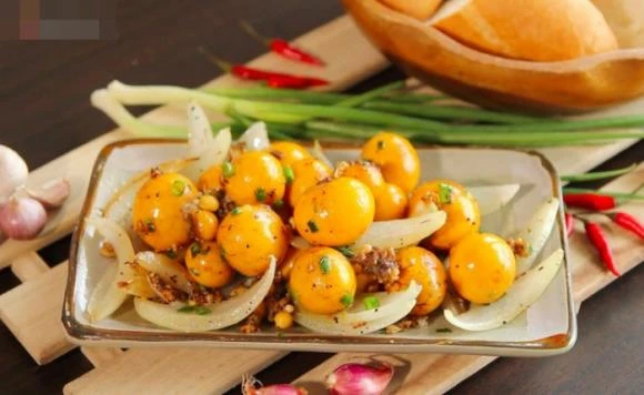 Hương vị thơm ngon của món thịt lợn xào hành tây