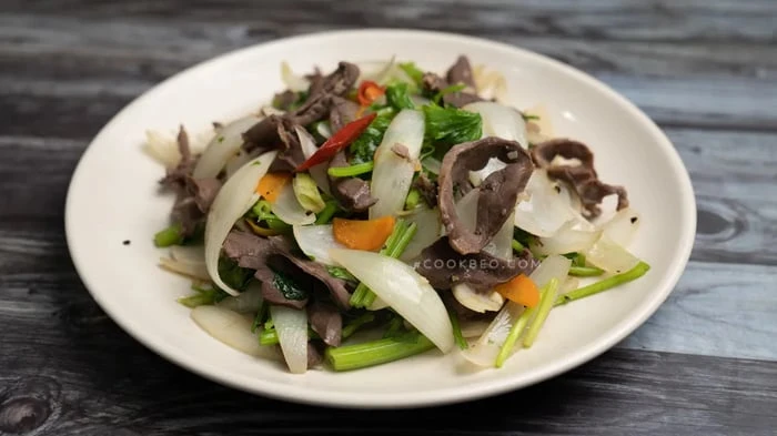 Lợi Ích Sức Khỏe Của Tim Xào Hành Tây