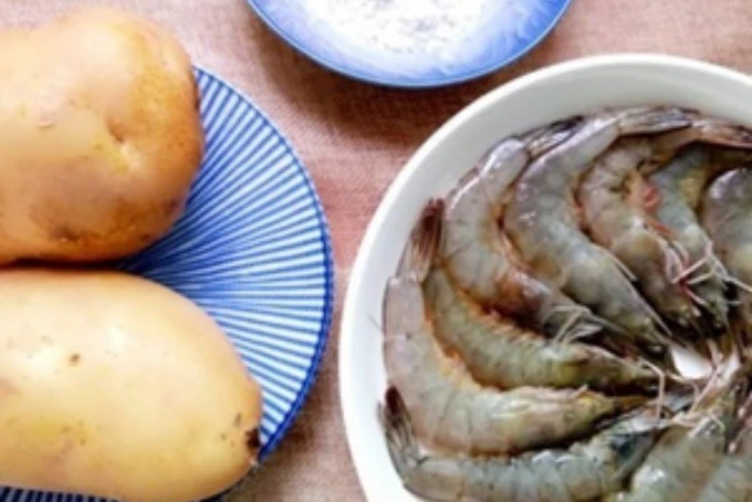 Cách làm TÔM CUỘN KHOAI TÂY CHIÊN thơm ngon, giòn tan màu vàng ruộm đẹp mắt