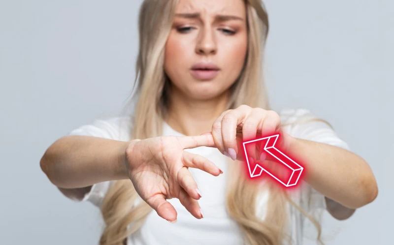 Nguyên Nhân Thường Gặp Gây Đau Đầu Ngón Tay