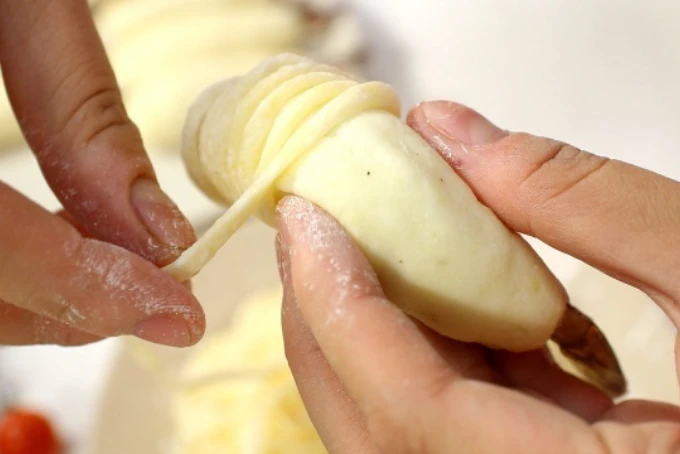 Cách làm TÔM CUỘN KHOAI TÂY CHIÊN thơm ngon, giòn tan màu vàng ruộm đẹp mắt