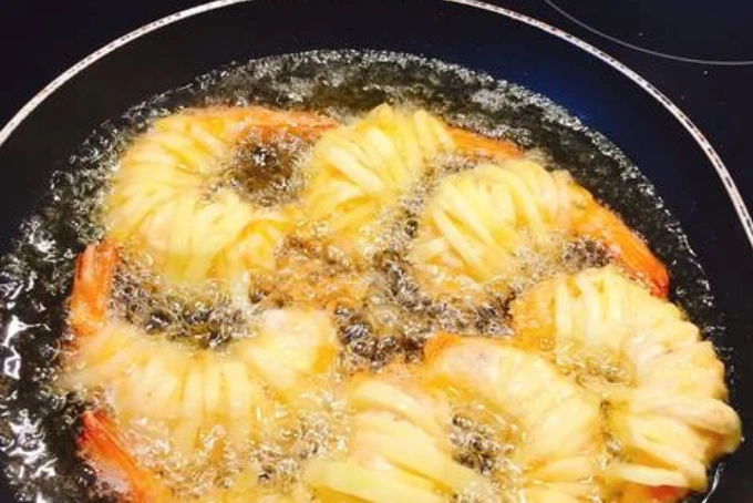 Cách làm TÔM CUỘN KHOAI TÂY CHIÊN thơm ngon, giòn tan màu vàng ruộm đẹp mắt