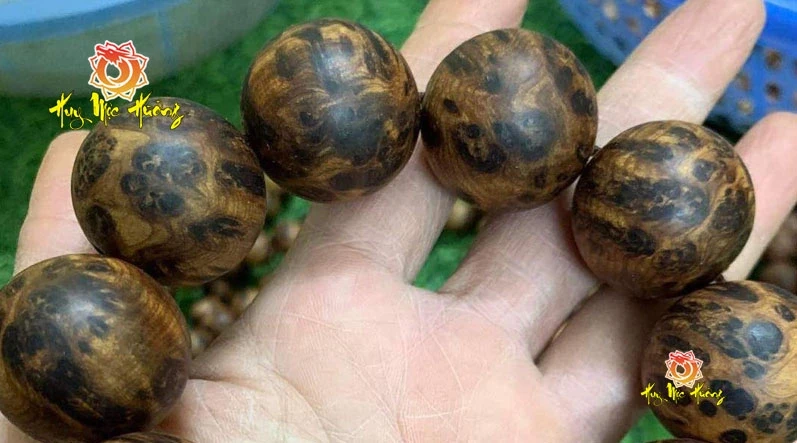 Vòng Tay Gỗ Quý - Vòng Gỗ Phong Thủy Hợp Mệnh Và Theo Tuổi