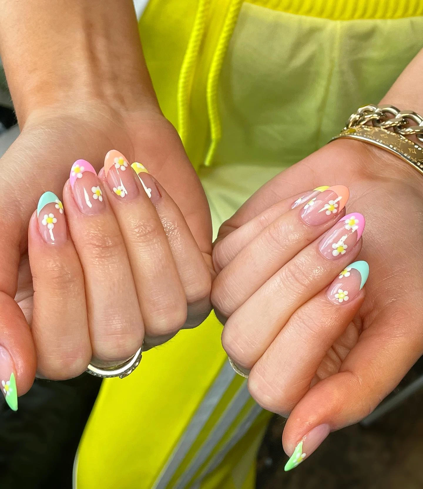 8 xu hướng móng tay rực rỡ cho ngày Hè