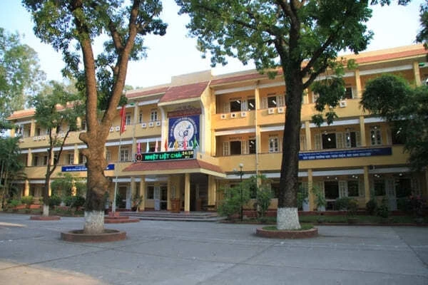 Đánh Giá Trường THPT Yên Hoà - Hà Nội Có Tốt Không?