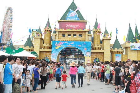 Giá vé công viên nước hồ tây như thế nào?