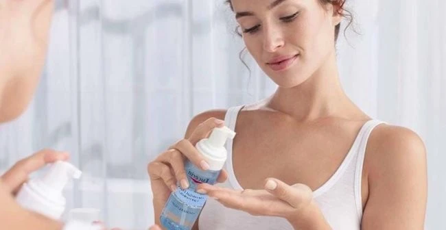 Hướng dẫn cách dùng nước tẩy trang đúng chuẩn, an toàn cho da