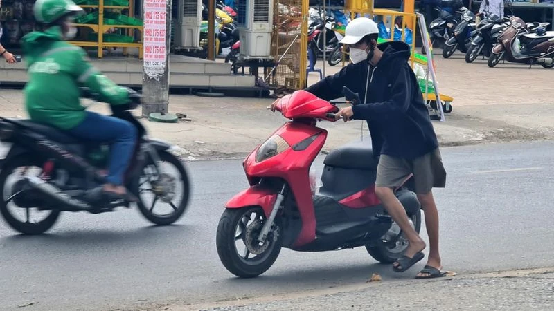 Xe Tay Ga Không Đề Được? Nguyên Nhân & Cách Giải Quyết Nhanh Gọn!