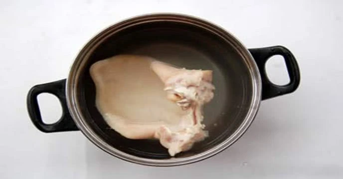 Cách làm nộm hoa chuối tai lợn GIÒN NGON, không BỊ THÂM