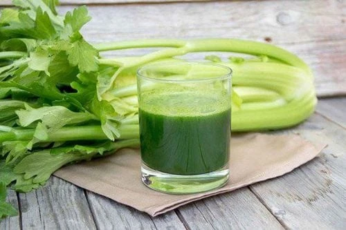 Nước ép cần tây nguyên chất có tác dụng gì và công thức thế nào?