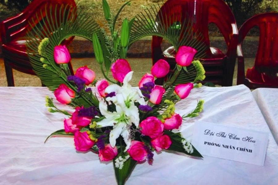 Tổng Hợp 10+ Cách Cắm Hoa 8/3 Kèm Bài Thuyết Trình Mô Tả Sâu Lắng Nhất