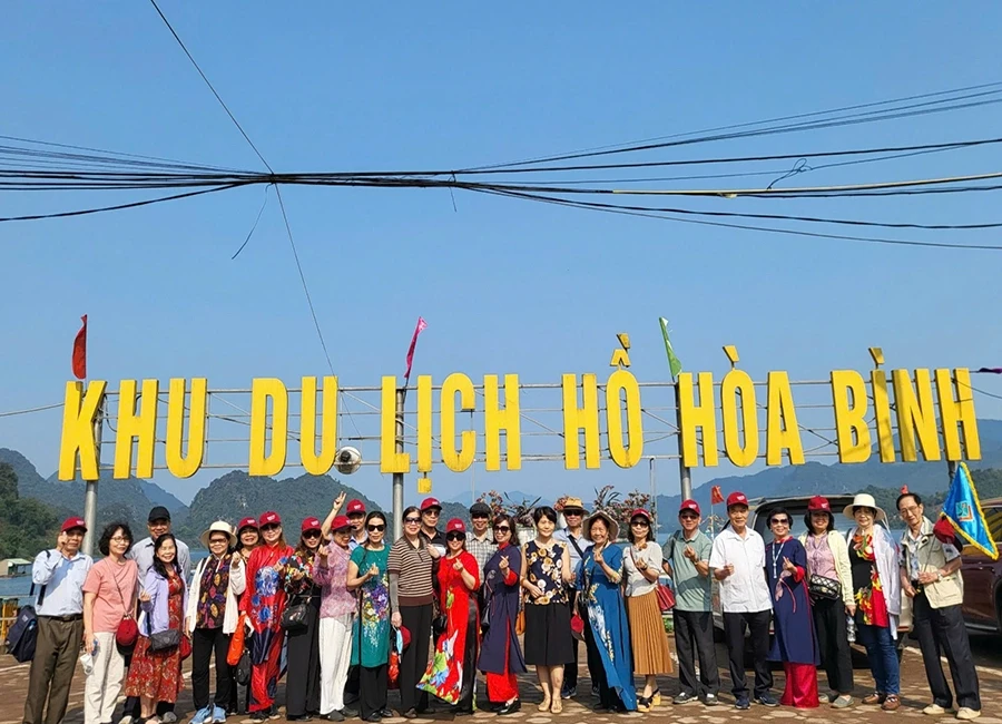 Tour Thác Bờ Hòa Bình Giá Rẻ Review Kinh Nghiệm Du Lịch 2024