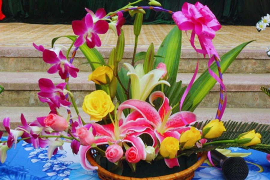 Tổng Hợp 10+ Cách Cắm Hoa 8/3 Kèm Bài Thuyết Trình Mô Tả Sâu Lắng Nhất