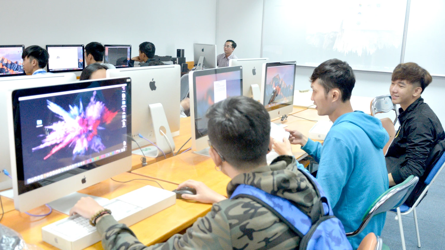 Thiết kế đồ họa học trường nào ở TP.HCM chất lượng cao