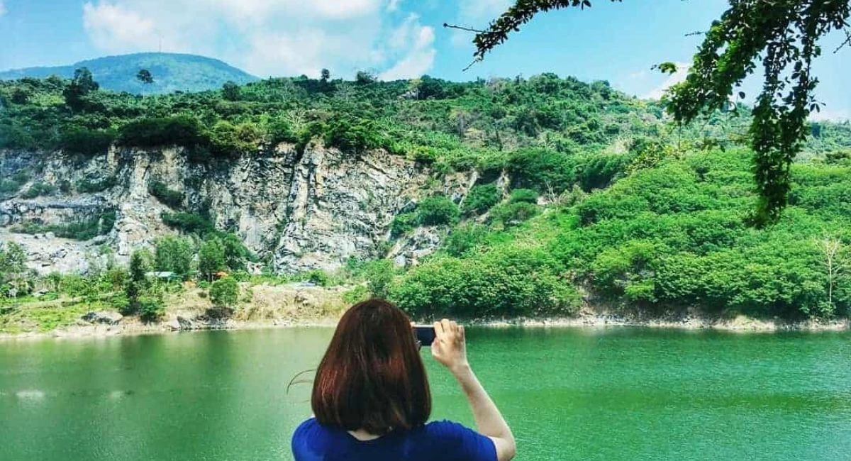 Hồ Núi Đá Tây Ninh - Thiên Đường Đầy Huyền Bí ở Miền Nam Việt Nam