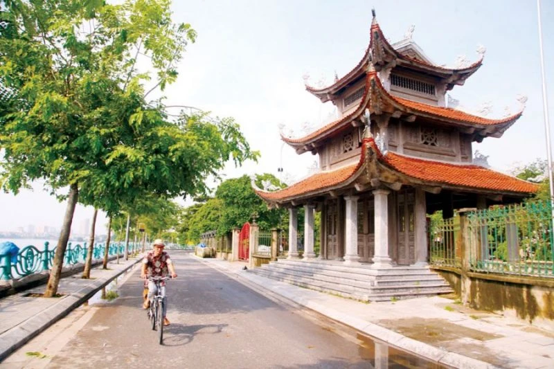 Kinh nghiệm du lịch hồ Tây: Lịch trình, Điểm checkin đẹp, Ăn nghỉ