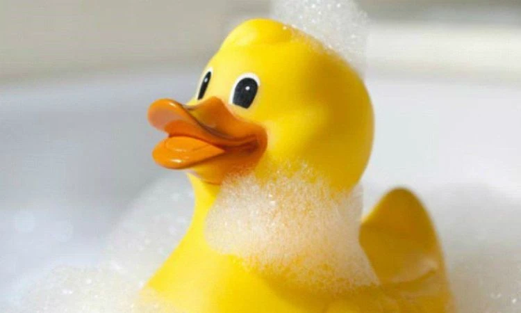 Lưu ý khi dùng dung dịch sát khuẩn tay nhanh cho bé