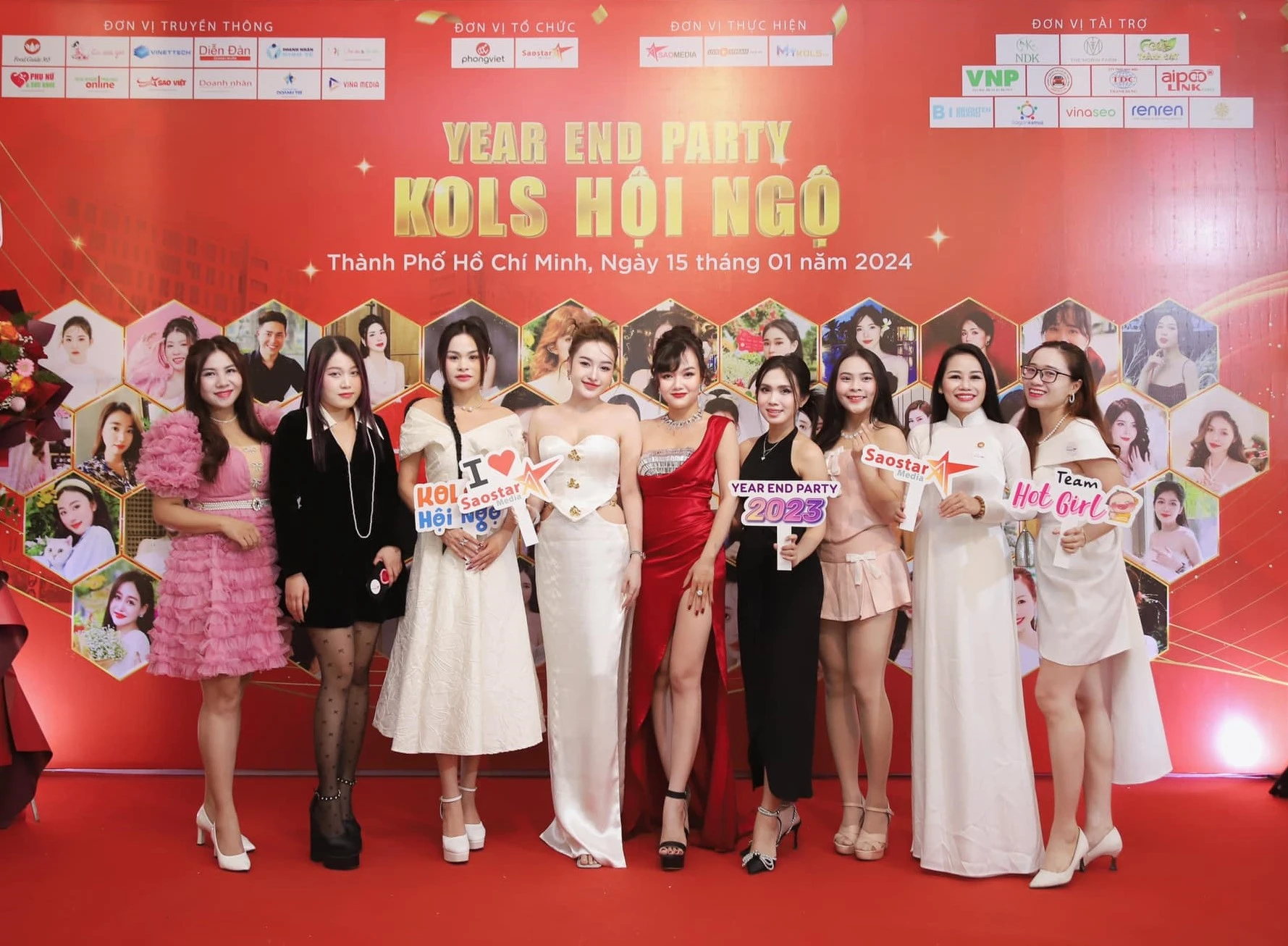 Kích thước hashtag cầm tay chuẩn A4 cho sự kiện