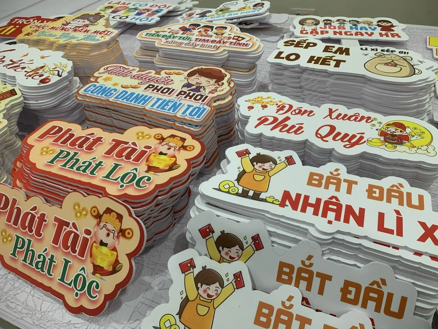 Kích thước hashtag cầm tay tiêu chuẩn hiện nay