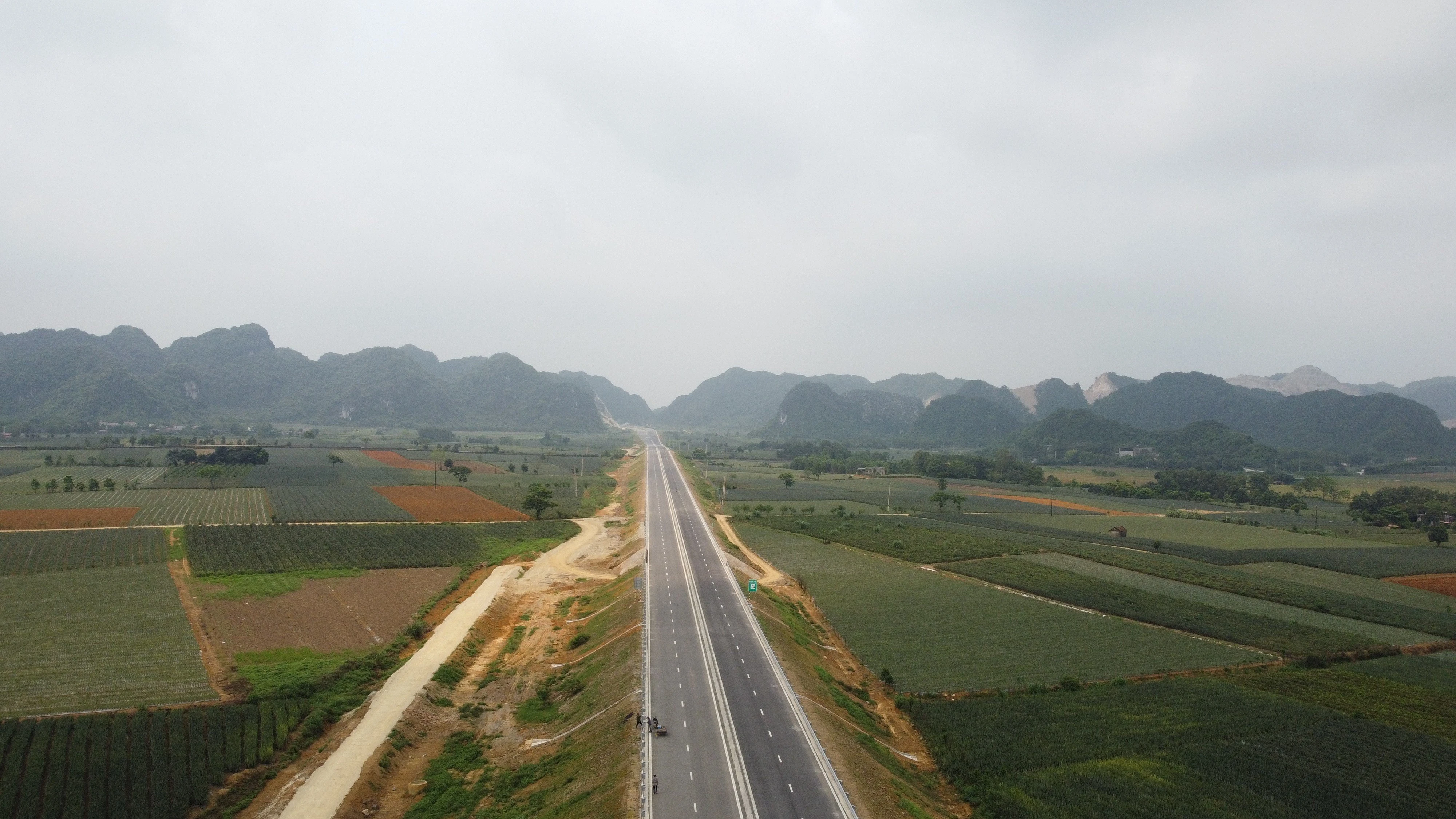 Cận cảnh cao tốc 12.000 tỷ nối liền Ninh Bình - Thanh Hóa thông xe hôm nay - Nhịp sống kinh tế Việt Nam & Thế giới