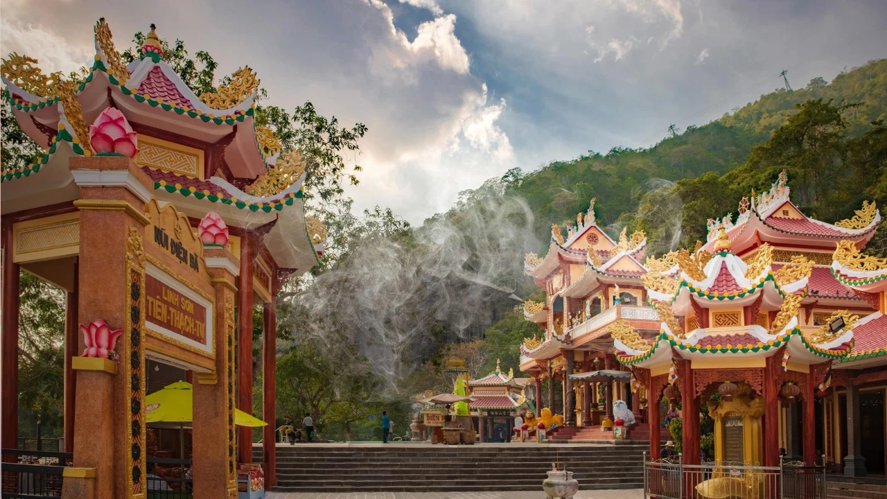 Lịch trình du lịch Tây Ninh 2 ngày 1 đêm tự túc hot nhất 2024