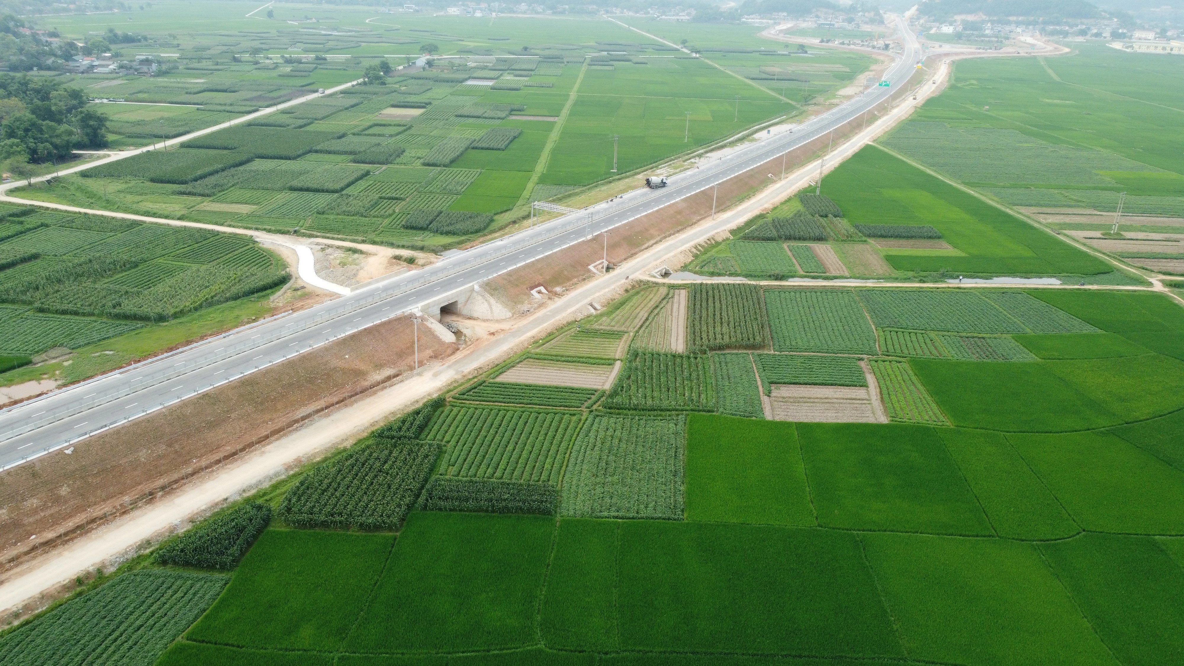 Cận cảnh cao tốc 12.000 tỷ nối liền Ninh Bình - Thanh Hóa thông xe hôm nay - Nhịp sống kinh tế Việt Nam & Thế giới