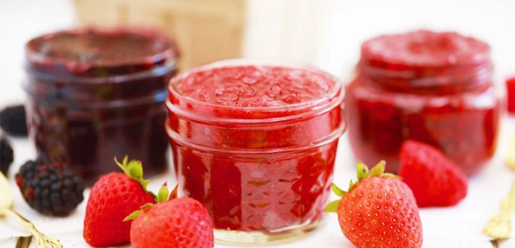 Cách làm mứt dâu tây đường phèn ngon như ngoài quán