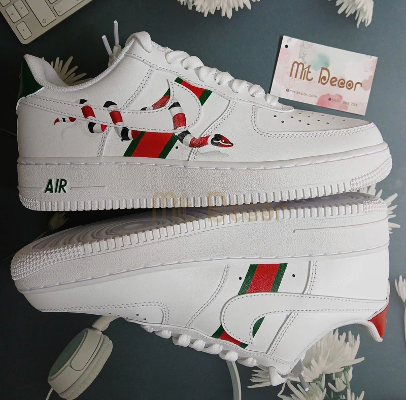 Shop Custom Giày Đẹp Và Uy Tín Tại TPHCM | Mít Decor