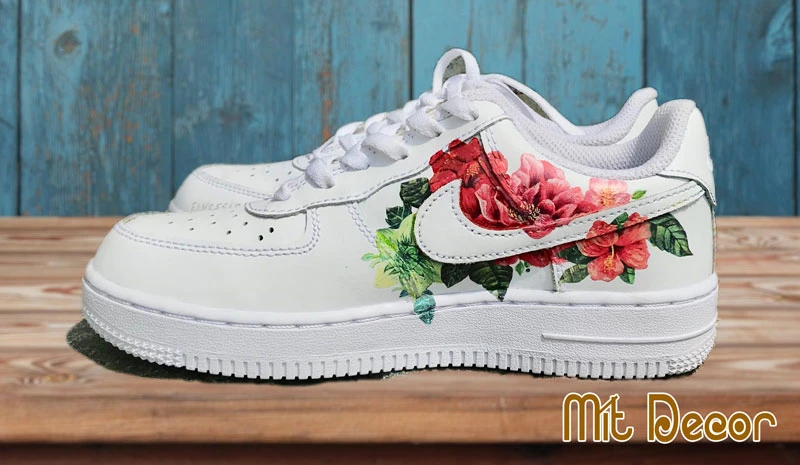 Shop Custom Giày Đẹp Và Uy Tín Tại TPHCM | Mít Decor