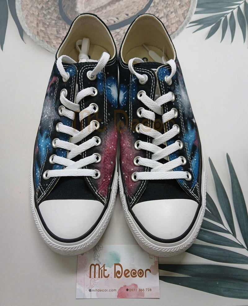 Shop Custom Giày Đẹp Và Uy Tín Tại TPHCM | Mít Decor