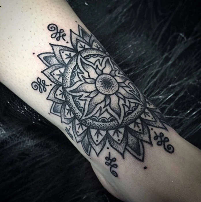 50+ Ý tưởng Hình xăm hoa văn đẹp độc đáo