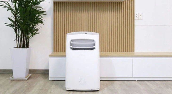 Có máy lạnh không cục nóng không? Có mấy loại và bao nhiêu tiền?