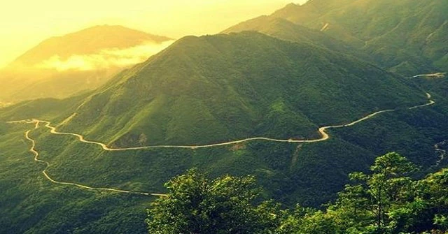 Phân tích bức tranh thiên nhiên trong bài thơ Tây Tiến 4 Dàn ý & 13 bài văn mẫu hay nhất