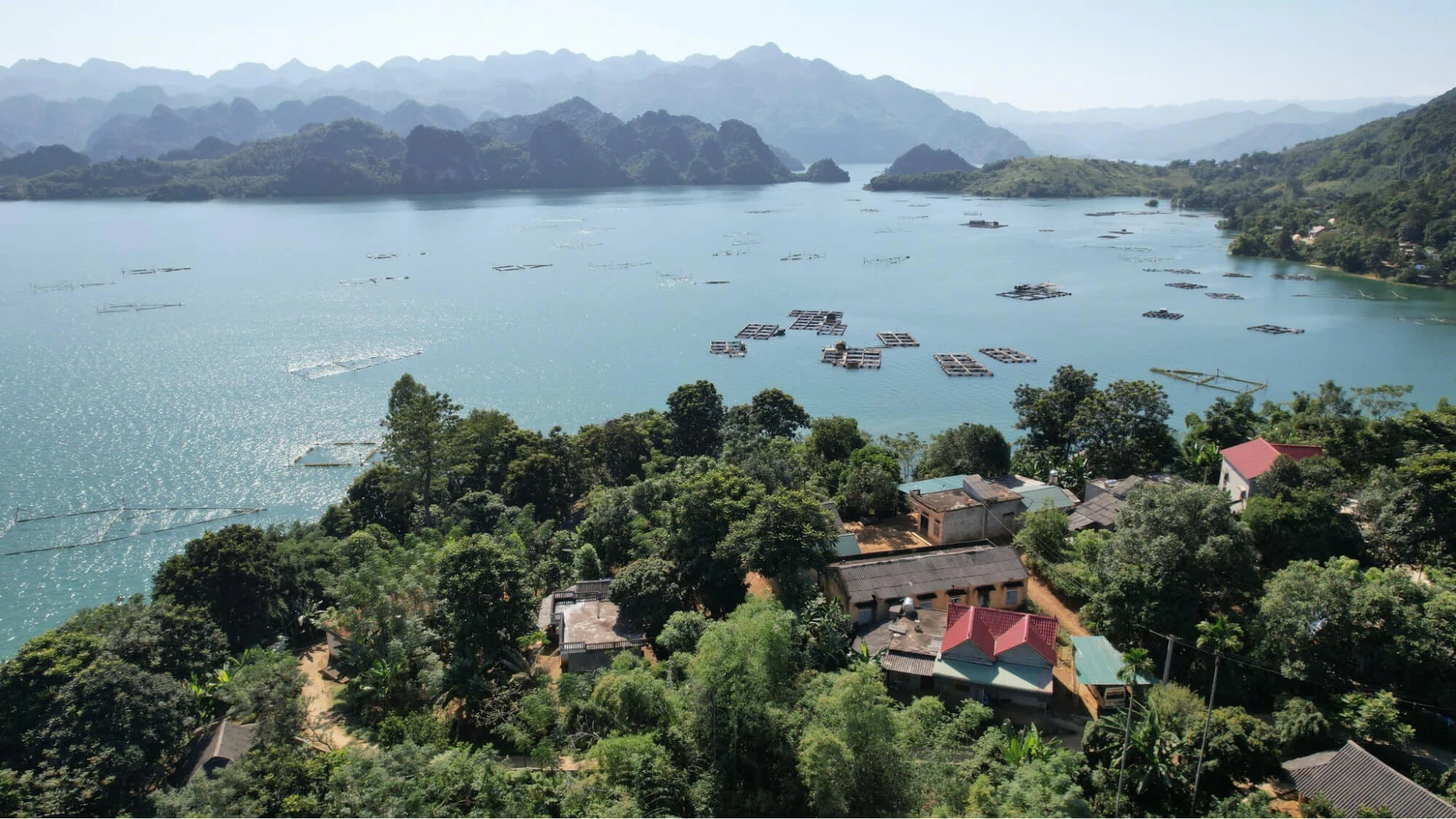 Khám phá Thung Nai Hòa Bình: Viên ngọc xanh giữa lòng sông Đà