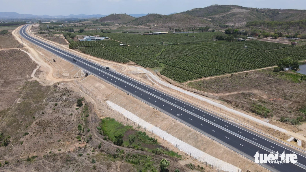 MÁCH BẠN KHI ĐI VÀO CAO TỐC PHAN THIẾT - DẦU GIÂY - Công ty Cổ phần Tập đoàn Đầu tư Địa ốc No Va (Mã CK: NVL)