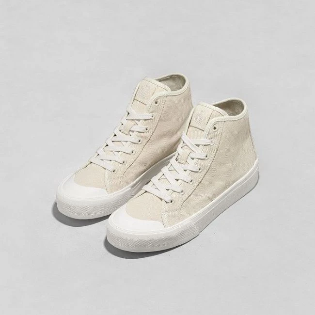 Ananas là gì? Giải mã sức hút giới trẻ của thương hiệu giày Ananas