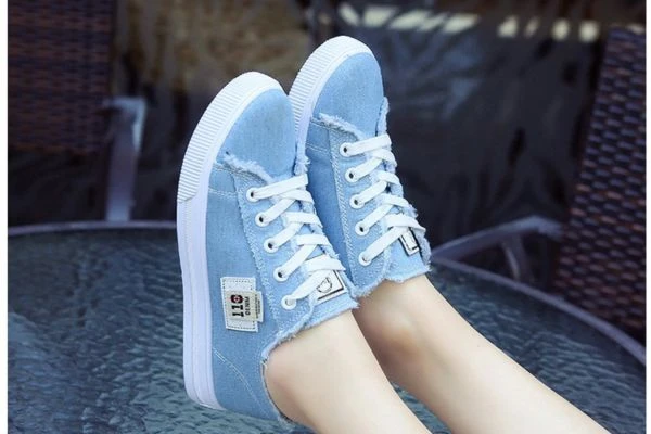 9 cách buộc dây giày giấu dây độc đáo tạo điểm nhấn outfit